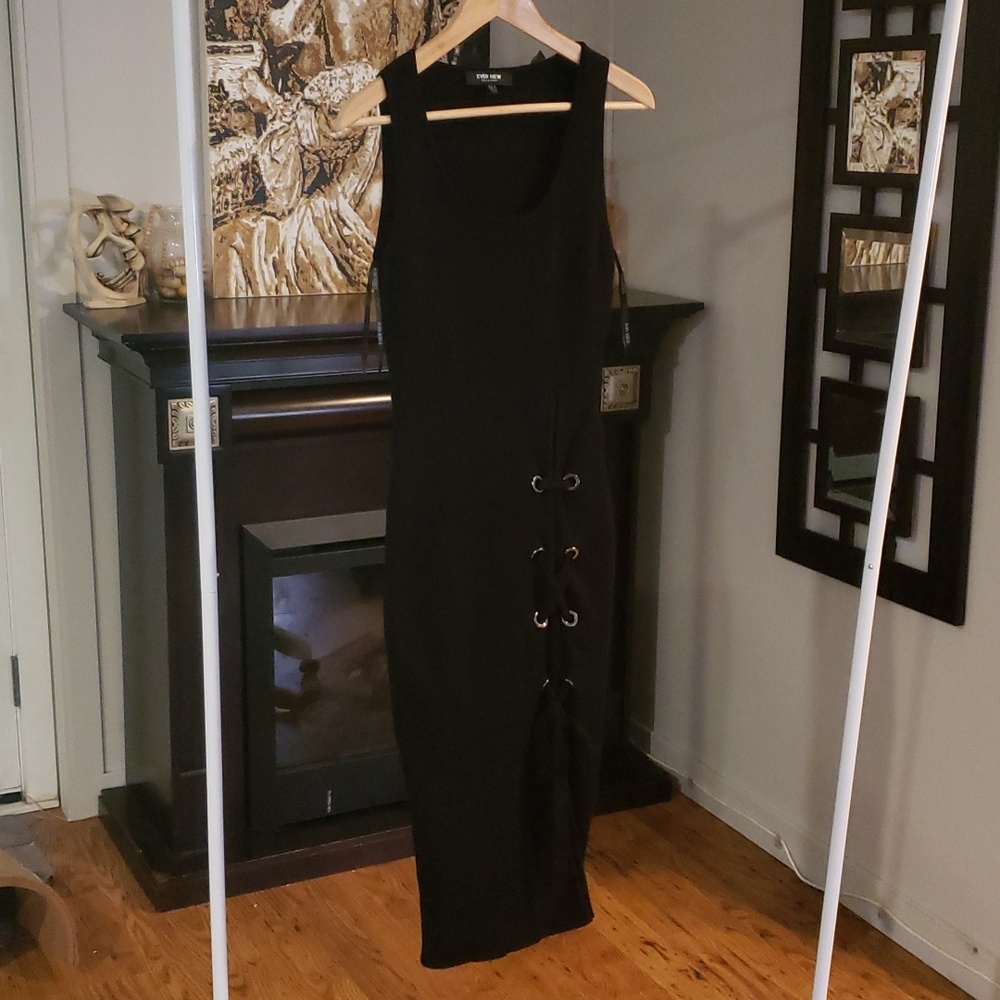 Ever New slim body fitted LBD